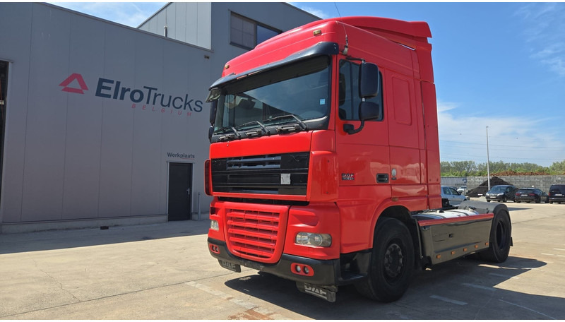 DAF XF 105.410 (BOITE MANUELLE / SUPER PROPRE !!! / TRES BONNE ETAT / AIRCO / MANUAL GEARBOX) - Tegljač: slika 1 DAF XF 105.410 (BOITE MANUELLE / SUPER PROPRE !!! / TRES BONNE ETAT / AIRCO / MANUAL GEARBOX) - Tegljač: slika 1