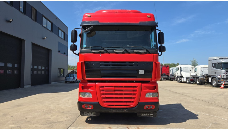DAF XF 105.410 (BOITE MANUELLE / SUPER PROPRE !!! / TRES BONNE ETAT / AIRCO / MANUAL GEARBOX) - Tegljač: slika 2 DAF XF 105.410 (BOITE MANUELLE / SUPER PROPRE !!! / TRES BONNE ETAT / AIRCO / MANUAL GEARBOX) - Tegljač: slika 2