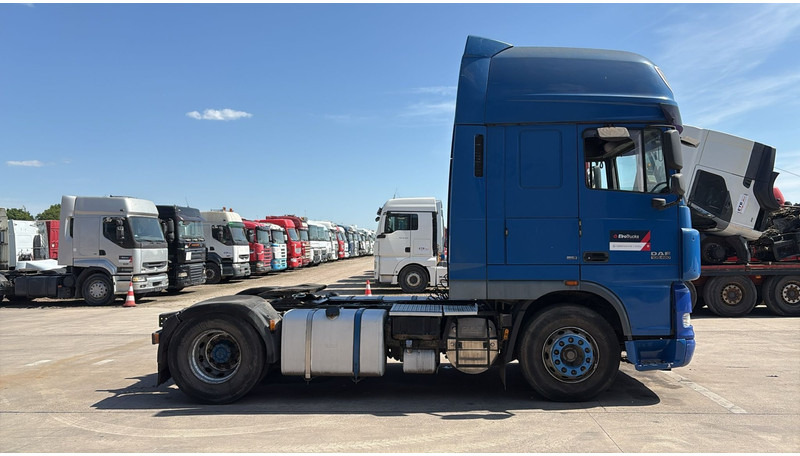 DAF XF 105.460 (BOITE MANUELLE / MANUAL GEARBOX) - Tegljač: slika 2 DAF XF 105.460 (BOITE MANUELLE / MANUAL GEARBOX) - Tegljač: slika 2