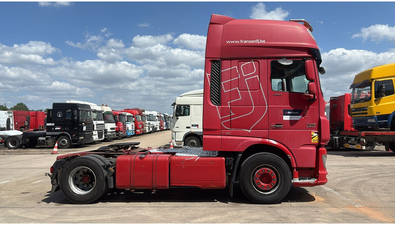 DAF XF 460 (BELGIAN TRUCK / RETARDER / EURO 6 / STANDKLIMA / 2 TANKS / FULL SPOILERS) - Tegljač: slika 4 DAF XF 460 (BELGIAN TRUCK / RETARDER / EURO 6 / STANDKLIMA / 2 TANKS / FULL SPOILERS) - Tegljač: slika 4