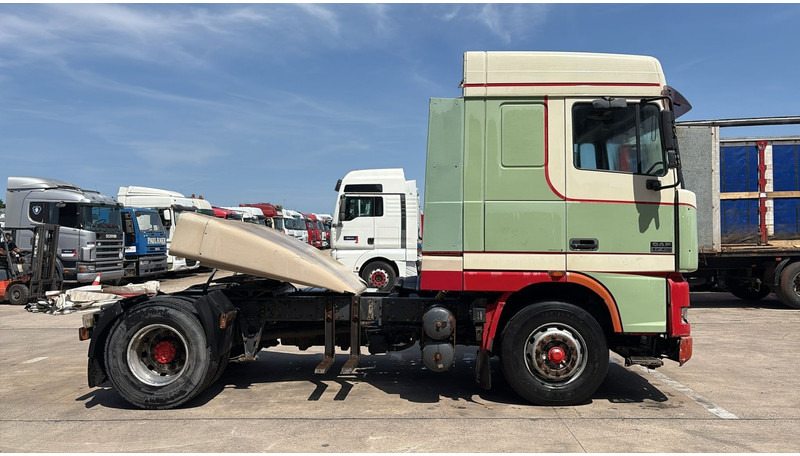 DAF XF 95.430 (EURO 3 / BOITE MANUELLE / MANUAL GEARBOX) - Tegljač: slika 4 DAF XF 95.430 (EURO 3 / BOITE MANUELLE / MANUAL GEARBOX) - Tegljač: slika 4