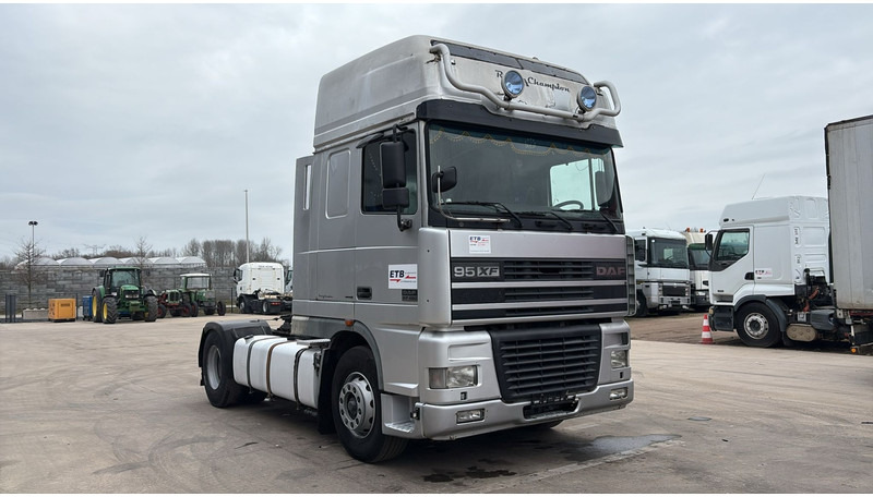 DAF XF 95.480 (EURO 3 / MANUAL GEARBOX / BOITE MANUELLE) - Tegljač: slika 3 DAF XF 95.480 (EURO 3 / MANUAL GEARBOX / BOITE MANUELLE) - Tegljač: slika 3