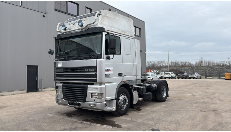 DAF XF 95.480 (EURO 3 / MANUAL GEARBOX / BOITE MANUELLE) - Tegljač: slika 1 DAF XF 95.480 (EURO 3 / MANUAL GEARBOX / BOITE MANUELLE) - Tegljač: slika 1