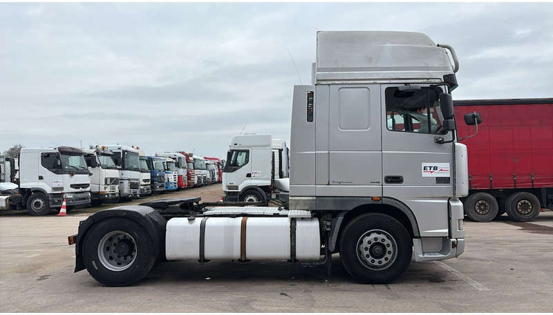 DAF XF 95.480 (EURO 3 / MANUAL GEARBOX / BOITE MANUELLE) - Tegljač: slika 4 DAF XF 95.480 (EURO 3 / MANUAL GEARBOX / BOITE MANUELLE) - Tegljač: slika 4