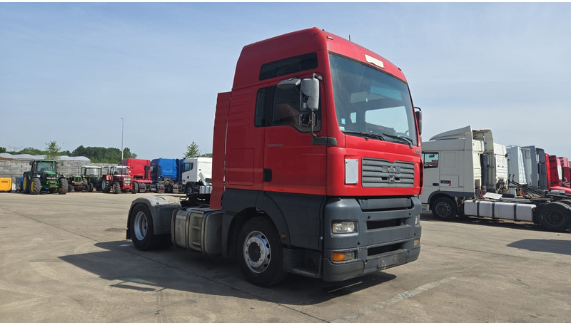 MAN TGA 18.390 (BOITE MANUELLE / MANUAL GEARBOX / PTO / POMPE HYDRAULIQUE) - Tegljač: slika 3 MAN TGA 18.390 (BOITE MANUELLE / MANUAL GEARBOX / PTO / POMPE HYDRAULIQUE) - Tegljač: slika 3