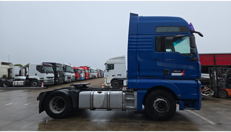 MAN TGA 18.410 (864.000 KM / MANUAL PUMP / MANUAL GEARBOX / RETARDER / POMPE MANUELLE) - Tegljač: slika 4 MAN TGA 18.410 (864.000 KM / MANUAL PUMP / MANUAL GEARBOX / RETARDER / POMPE MANUELLE) - Tegljač: slika 4