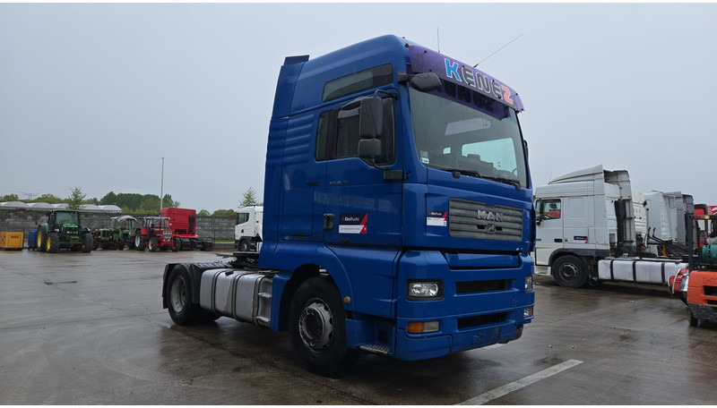 MAN TGA 18.410 (864.000 KM / MANUAL PUMP / MANUAL GEARBOX / RETARDER / POMPE MANUELLE) - Tegljač: slika 3 MAN TGA 18.410 (864.000 KM / MANUAL PUMP / MANUAL GEARBOX / RETARDER / POMPE MANUELLE) - Tegljač: slika 3
