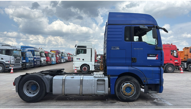 MAN TGA 18.440 (BOITE MANUELLE / MANUAL GEARBOX) - Tegljač: slika 5 MAN TGA 18.440 (BOITE MANUELLE / MANUAL GEARBOX) - Tegljač: slika 5