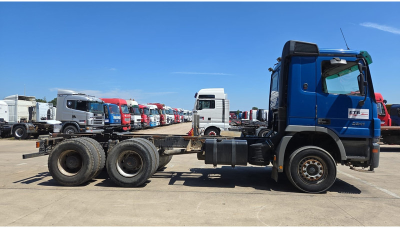 Mercedes-Benz Actros 2641 (LAMES / STEEL SUSP. / EPS / 3 PEDALES / GRAND PONT) - Tegljač: slika 3 Mercedes-Benz Actros 2641 (LAMES / STEEL SUSP. / EPS / 3 PEDALES / GRAND PONT) - Tegljač: slika 3