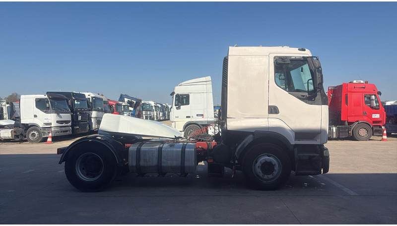 Renault Premium 385 (POMPE MANUELLE / MANUAL PUMP / BOITE MANUELLE / GRAND PONT) - Tegljač: slika 4 Renault Premium 385 (POMPE MANUELLE / MANUAL PUMP / BOITE MANUELLE / GRAND PONT) - Tegljač: slika 4
