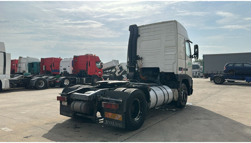 Volvo FH 12.380 (BOITE MANUELLE / MANUAL GEARBOX / EURO 2 / PTO) - Tegljač: slika 4 Volvo FH 12.380 (BOITE MANUELLE / MANUAL GEARBOX / EURO 2 / PTO) - Tegljač: slika 4