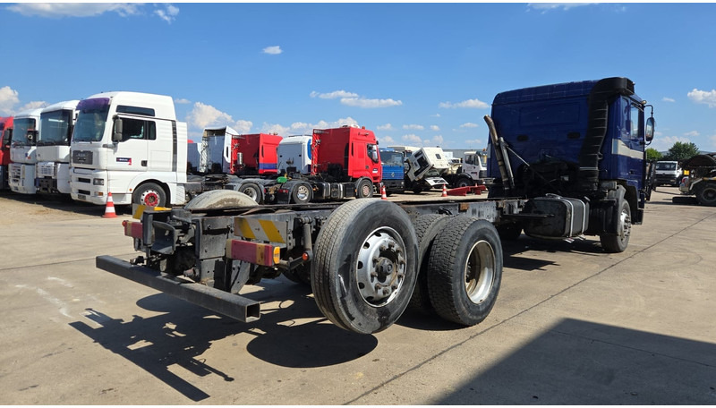 Volvo F 12 - 360 (FULL STEEL SUSPENSION / MANUAL PUMP / SUSP. LAMES / 6X2) - Kamion sa golom šasijom i zatvorenom kabinom: slika 5 Volvo F 12 - 360 (FULL STEEL SUSPENSION / MANUAL PUMP / SUSP. LAMES / 6X2) - Kamion sa golom šasijom i zatvorenom kabinom: slika 5