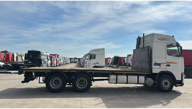 Volvo FH 12 - 460 (BOITE MANUELLE / MANUAL GEARBOX / 10 TYRES / 6X2 / AC / AIRCO) - Kamion sa tovarnim sandukom: slika 4 Volvo FH 12 - 460 (BOITE MANUELLE / MANUAL GEARBOX / 10 TYRES / 6X2 / AC / AIRCO) - Kamion sa tovarnim sandukom: slika 4