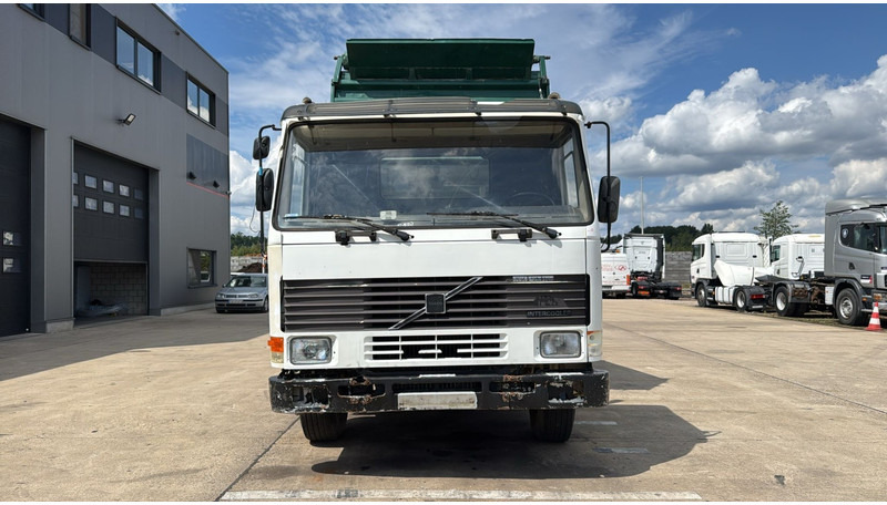 Volvo FL 10 - 280 (LAMES / POMPE MANUELLE / MANUAL PUMP / 6X4 / STEEL SUSP.) - Istovarivač: slika 5 Volvo FL 10 - 280 (LAMES / POMPE MANUELLE / MANUAL PUMP / 6X4 / STEEL SUSP.) - Istovarivač: slika 5