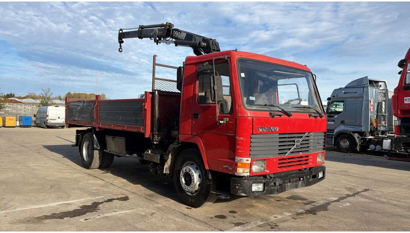 Volvo FL 10 - 320 (MANUAL PUMP / STEEL SUSP. / CRANE / LAMES / POMPE MANUELLE) - Kamion sa tovarnim sandukom, Kamion sa dizalicom: slika 3 Volvo FL 10 - 320 (MANUAL PUMP / STEEL SUSP. / CRANE / LAMES / POMPE MANUELLE) - Kamion sa tovarnim sandukom, Kamion sa dizalicom: slika 3