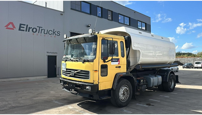 Volvo FL 6-18 (12400 LITERS / 3 COMPARTIMENTS / EURO 2 / STEEL SUSP. / LAMES) - Kamion cisterna: slika 1 Volvo FL 6-18 (12400 LITERS / 3 COMPARTIMENTS / EURO 2 / STEEL SUSP. / LAMES) - Kamion cisterna: slika 1