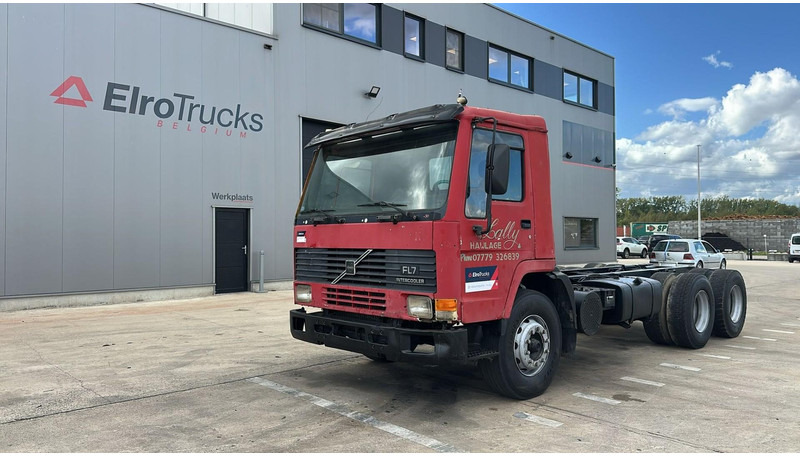 Volvo FL 7 - 260 (6X4 / LAMES / POMPE MANUELLE / MANUAL PUMP / STEEL SUSP.) - Kamion sa golom šasijom i zatvorenom kabinom: slika 1 Volvo FL 7 - 260 (6X4 / LAMES / POMPE MANUELLE / MANUAL PUMP / STEEL SUSP.) - Kamion sa golom šasijom i zatvorenom kabinom: slika 1