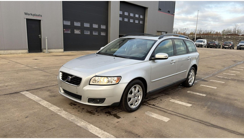 Volvo V50 (BELGIAN CAR / AIRCO / AUTOMATIC GEARBOX / EURO 5) - Automobil: slika 1 Volvo V50 (BELGIAN CAR / AIRCO / AUTOMATIC GEARBOX / EURO 5) - Automobil: slika 1