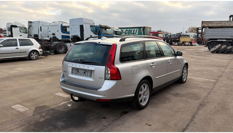 Volvo V50 (BELGIAN CAR / AIRCO / AUTOMATIC GEARBOX / EURO 5) - Automobil: slika 5 Volvo V50 (BELGIAN CAR / AIRCO / AUTOMATIC GEARBOX / EURO 5) - Automobil: slika 5
