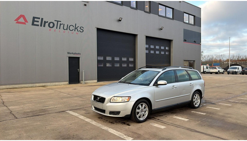 Volvo V50 (BELGIAN CAR / AIRCO / AUTOMATIC GEARBOX / EURO 5) - Automobil: slika 2 Volvo V50 (BELGIAN CAR / AIRCO / AUTOMATIC GEARBOX / EURO 5) - Automobil: slika 2