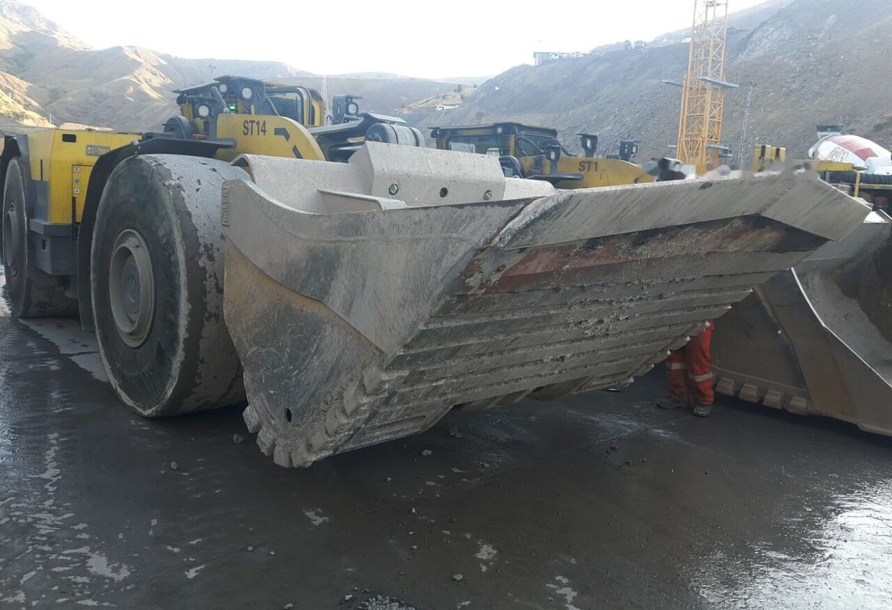 Atlas Copco Underground Mining Bucket(Push-Blade) - Utovarna kašika: slika 4 Atlas Copco Underground Mining Bucket(Push-Blade) - Utovarna kašika: slika 4