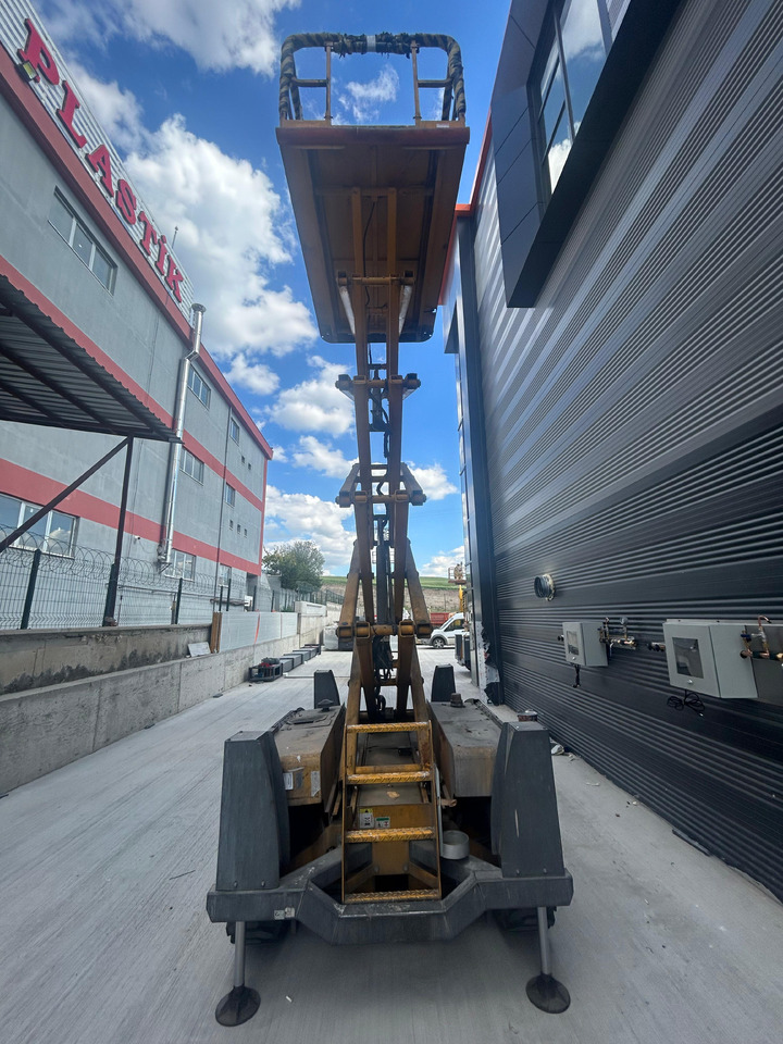 HAULOTTE Compact 12 - Lift u obliku makaza: slika 3 HAULOTTE Compact 12 - Lift u obliku makaza: slika 3