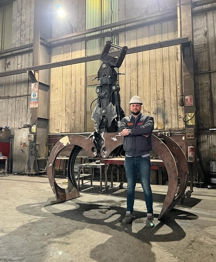 Hyundai R220 Log Grapple - Kuka: slika 5 Hyundai R220 Log Grapple - Kuka: slika 5