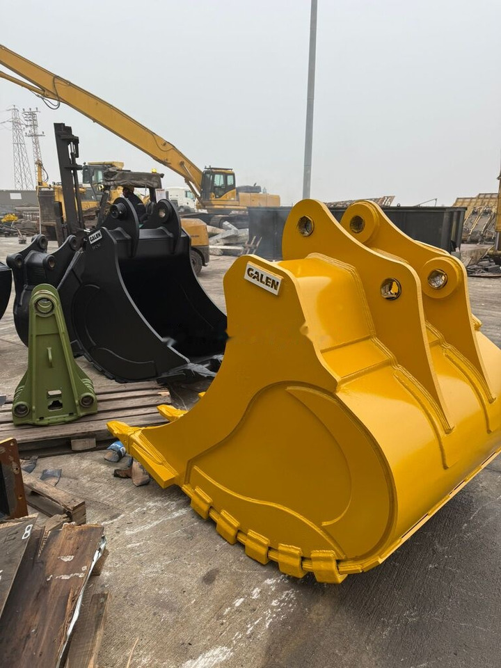 Komatsu PC300 Reinforced General Purpose Bucket - Kašika za bager: slika 4 Komatsu PC300 Reinforced General Purpose Bucket - Kašika za bager: slika 4