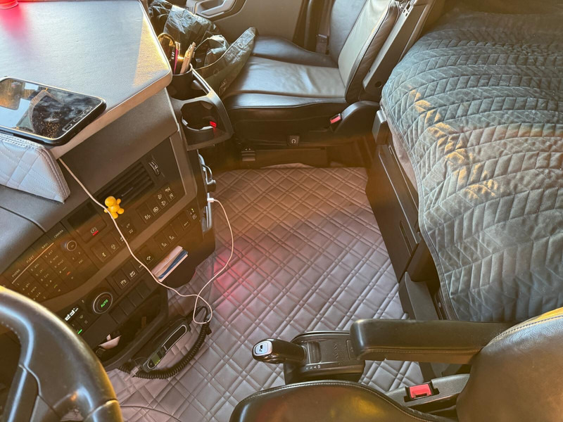 Volvo FH540 - Kamion sa golom šasijom i zatvorenom kabinom: slika 5 Volvo FH540 - Kamion sa golom šasijom i zatvorenom kabinom: slika 5