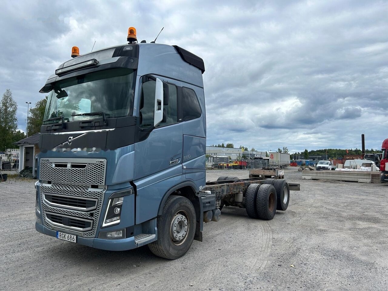 Volvo FH650 - Kamion sa golom šasijom i zatvorenom kabinom: slika 5 Volvo FH650 - Kamion sa golom šasijom i zatvorenom kabinom: slika 5
