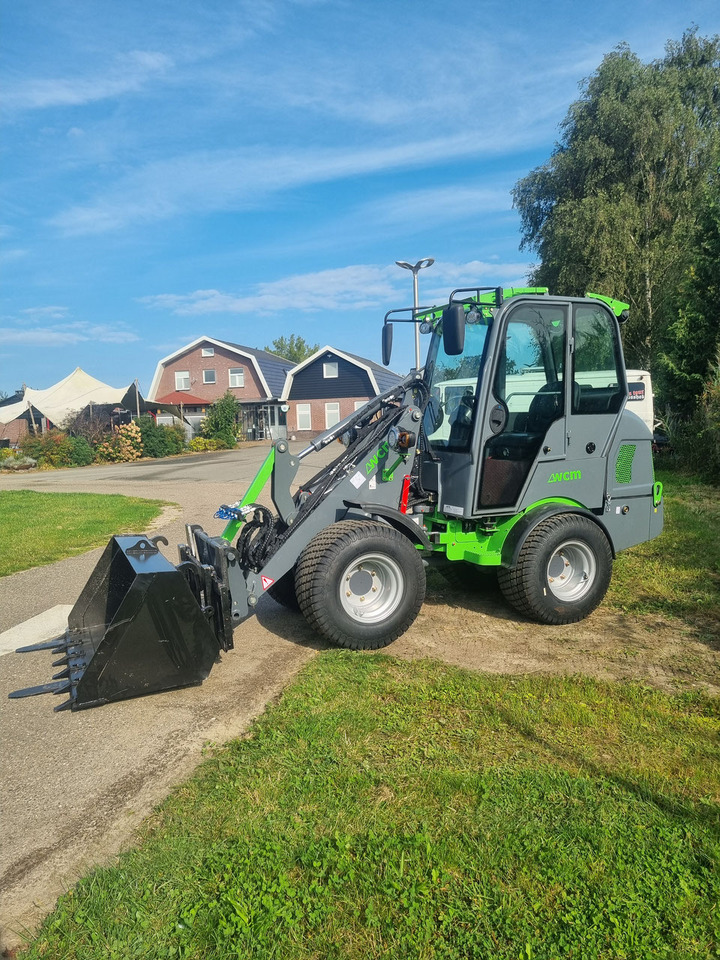 WCM-L2412 - Utovarivač točkaš: slika 4 WCM-L2412 - Utovarivač točkaš: slika 4