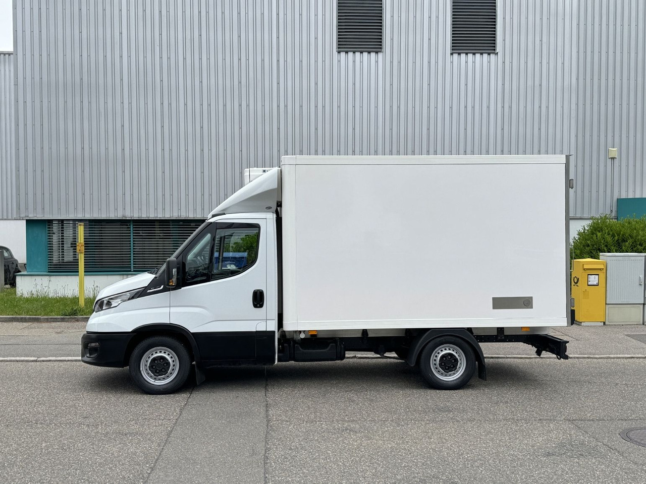 Iveco Daily 35s160 Tiefkühl TK V-500 Air-Pro Hi-Matic - Dostavno vozilo hladnjača: slika 4 Iveco Daily 35s160 Tiefkühl TK V-500 Air-Pro Hi-Matic - Dostavno vozilo hladnjača: slika 4