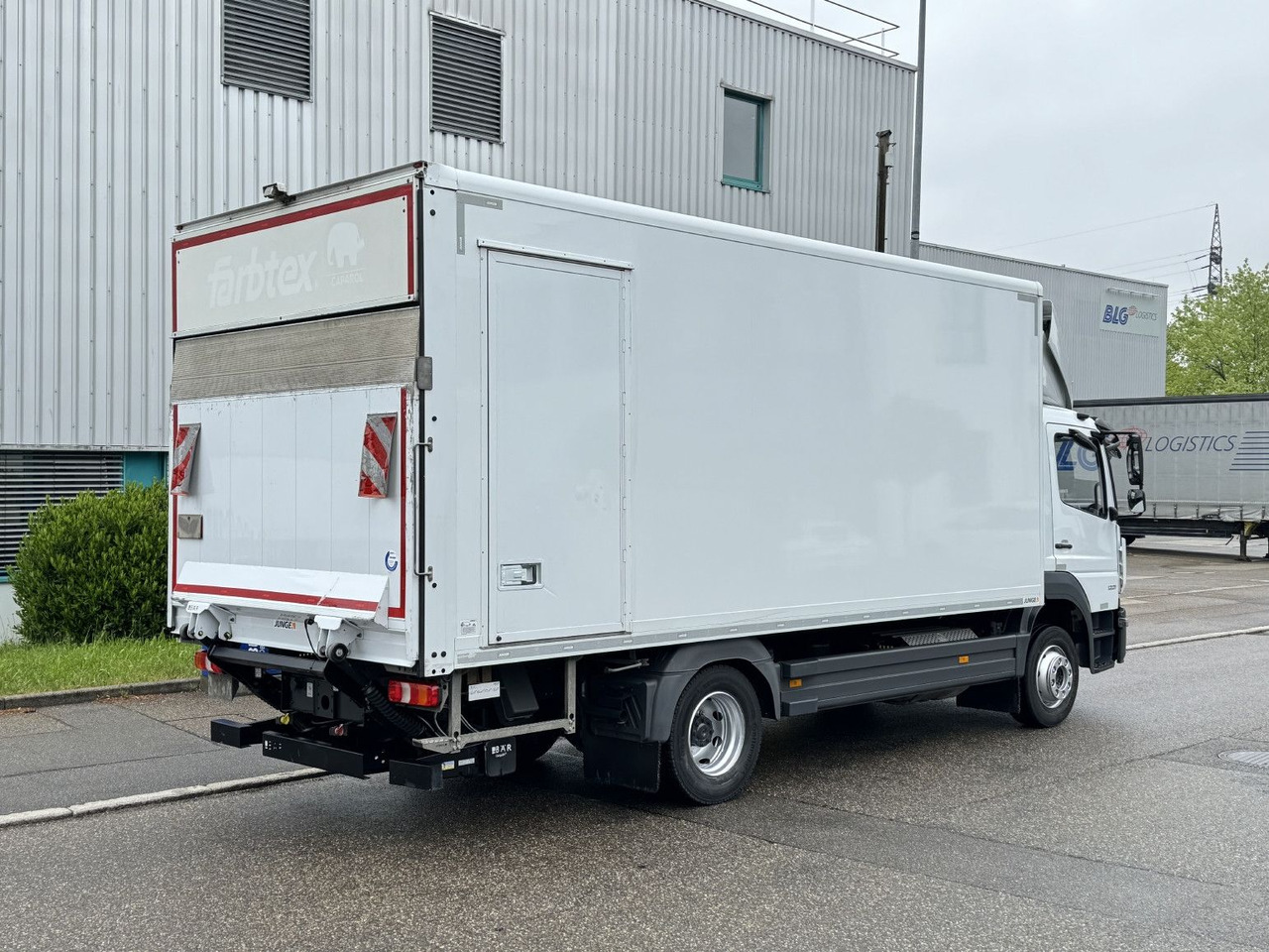 Kamion sa zatvorenim sandukom Mercedes-Benz Atego 1221 L Koffer 6,1m LBW AHK Klima TOP: slika 7