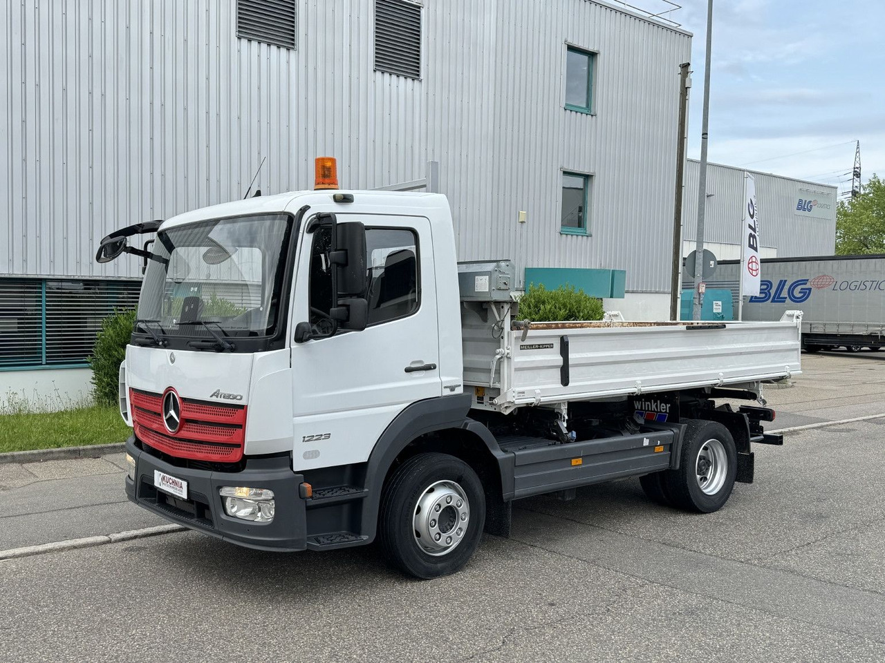 Mercedes-Benz Atego 1223 K Dreiseitenkipper 2xAHK 3-Sitze E6 - Istovarivač: slika 2 Mercedes-Benz Atego 1223 K Dreiseitenkipper 2xAHK 3-Sitze E6 - Istovarivač: slika 2