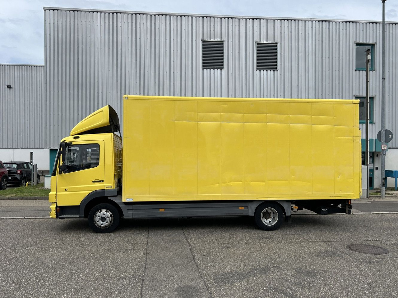Mercedes-Benz Atego 816L Möbelkoffer 6,15m LBW 3-Sitze Euro-5 - Dostavno vozilo sa zatvorenim sandukom: slika 4 Mercedes-Benz Atego 816L Möbelkoffer 6,15m LBW 3-Sitze Euro-5 - Dostavno vozilo sa zatvorenim sandukom: slika 4