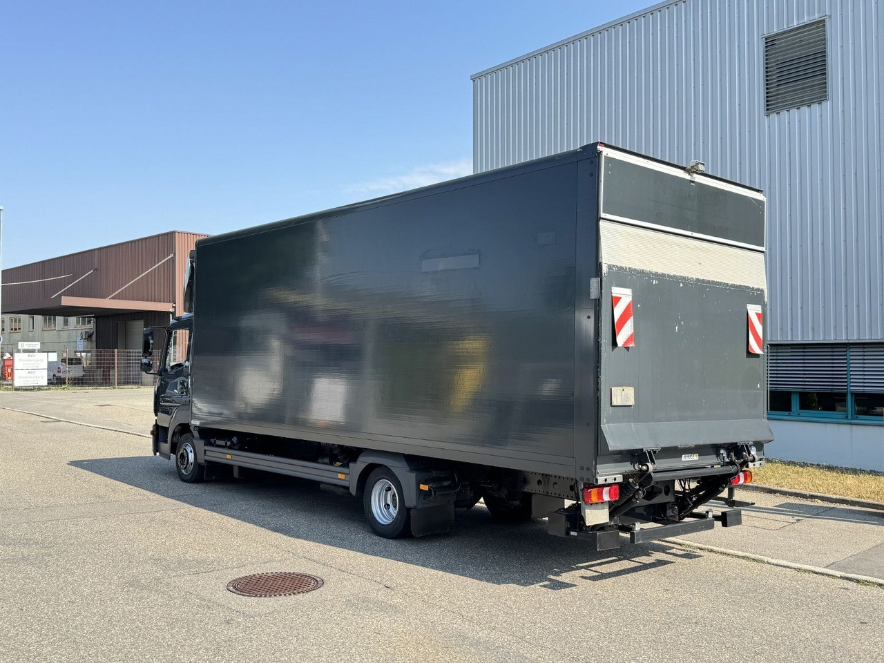 Mercedes-Benz Atego 818L Koffer 7,3m LBW Klima Automatik - Dostavno vozilo sa zatvorenim sandukom: slika 5 Mercedes-Benz Atego 818L Koffer 7,3m LBW Klima Automatik - Dostavno vozilo sa zatvorenim sandukom: slika 5