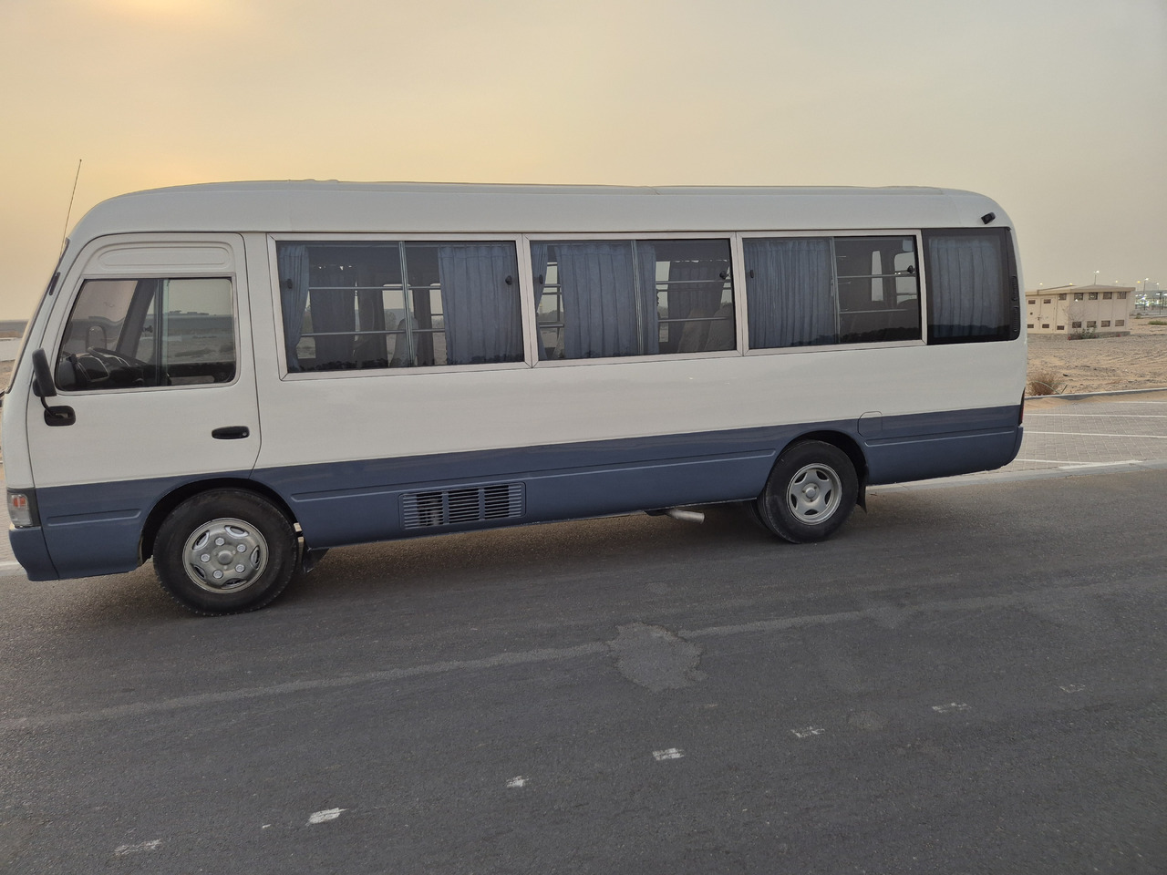 Toyota Coaster ... 30 places - climatisé - Minibus, Putnički kombi: slika 3 Toyota Coaster ... 30 places - climatisé - Minibus, Putnički kombi: slika 3