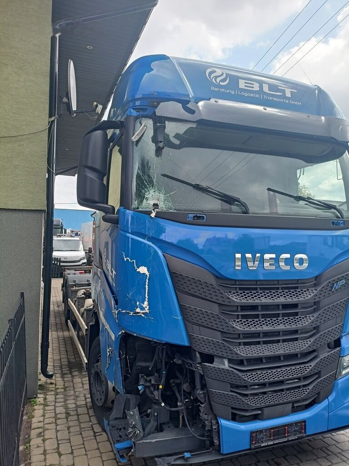 IVECO 26460 - Kamion za prevoz kontejnera/ Kamion sa promenjivim sandukom: slika 3 IVECO 26460 - Kamion za prevoz kontejnera/ Kamion sa promenjivim sandukom: slika 3