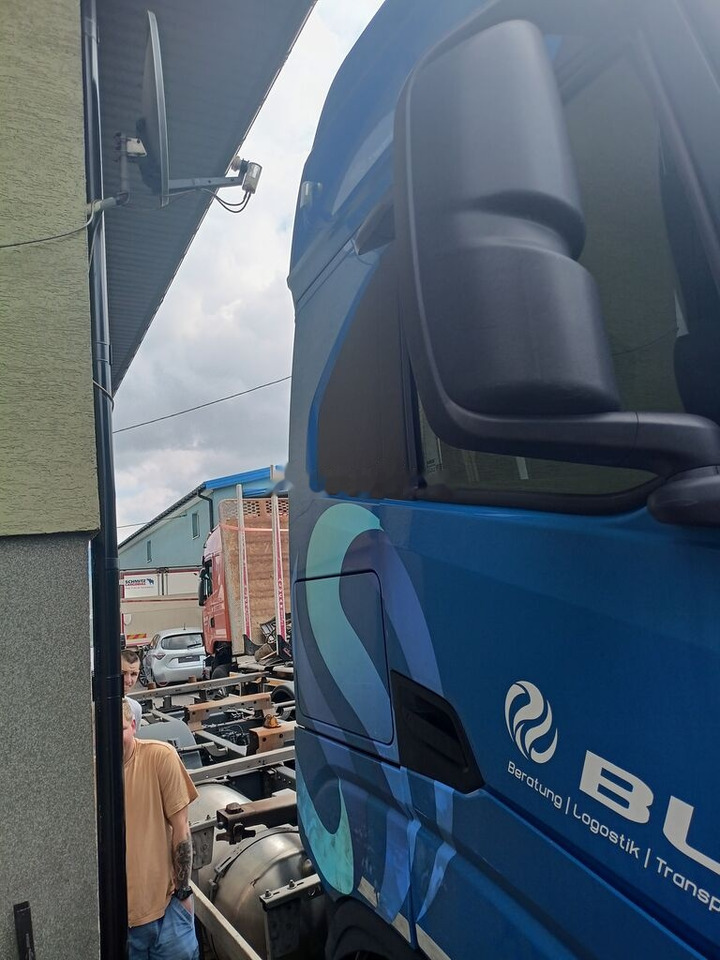 IVECO 26460 - Kamion za prevoz kontejnera/ Kamion sa promenjivim sandukom: slika 2 IVECO 26460 - Kamion za prevoz kontejnera/ Kamion sa promenjivim sandukom: slika 2