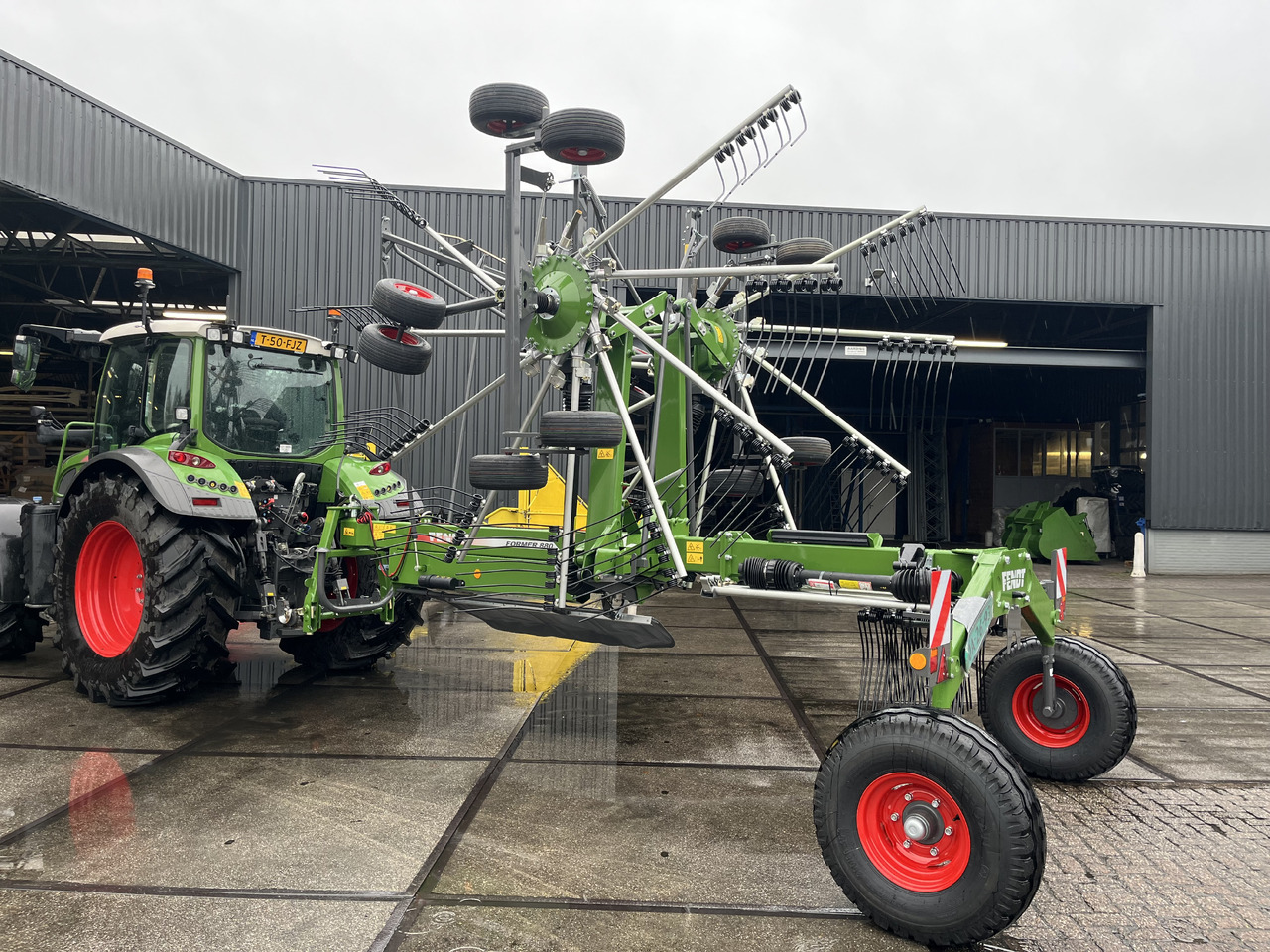 FENDT Former 880 - Prevrtač/ Grabuljač: slika 1 FENDT Former 880 - Prevrtač/ Grabuljač: slika 1