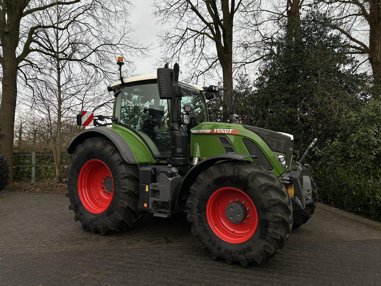 Fendt 724 Vario Gen6 ProfiPlus setting 2 - Traktor: slika 3 Fendt 724 Vario Gen6 ProfiPlus setting 2 - Traktor: slika 3