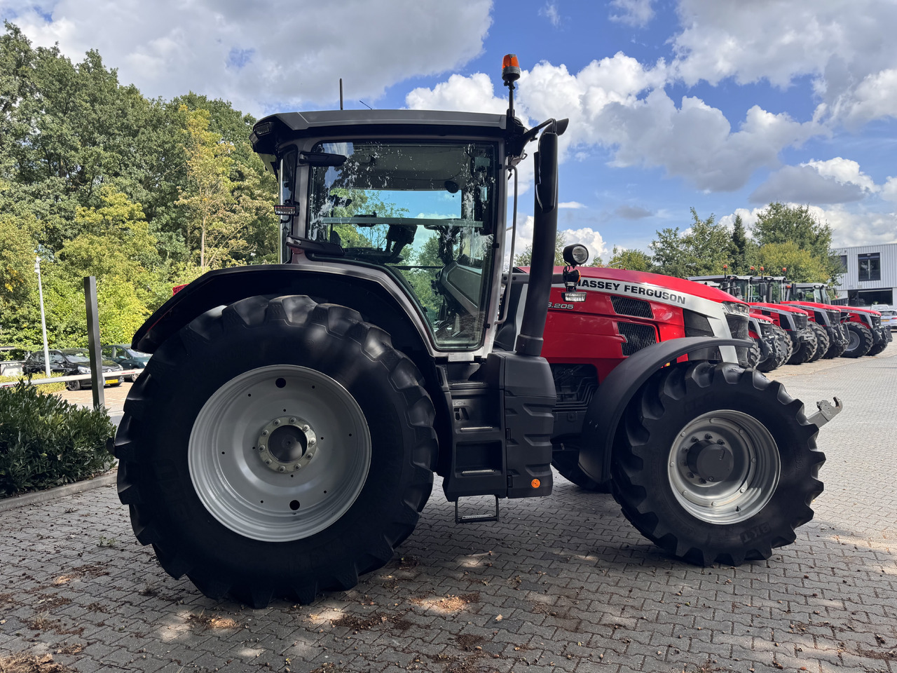 MASSEY FERGUSON 8s.205 Dyna7 Exclusive - Traktor: slika 5 MASSEY FERGUSON 8s.205 Dyna7 Exclusive - Traktor: slika 5