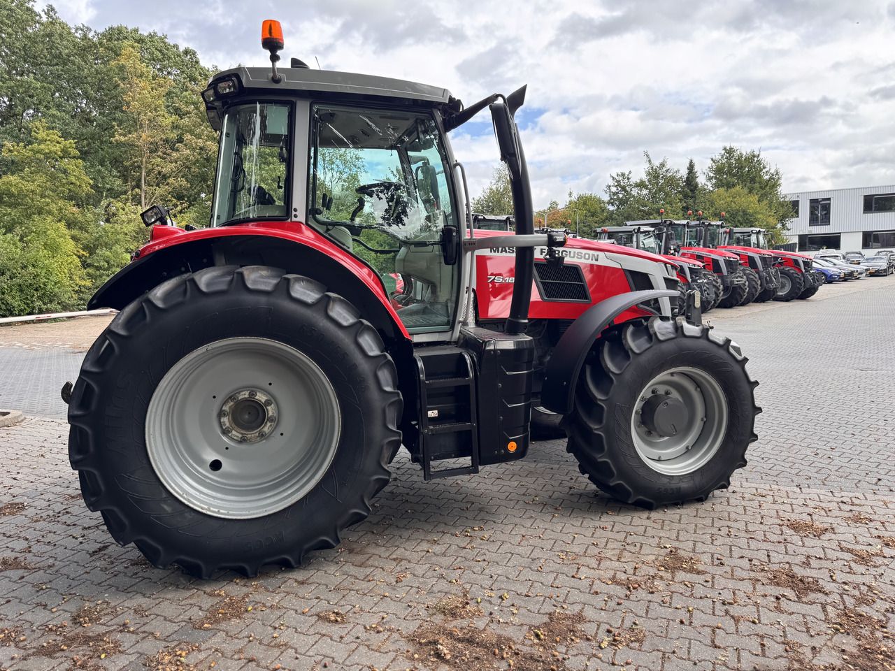 Massey Ferguson 7S.180 Dyna6 Efficient - Traktor: slika 4 Massey Ferguson 7S.180 Dyna6 Efficient - Traktor: slika 4