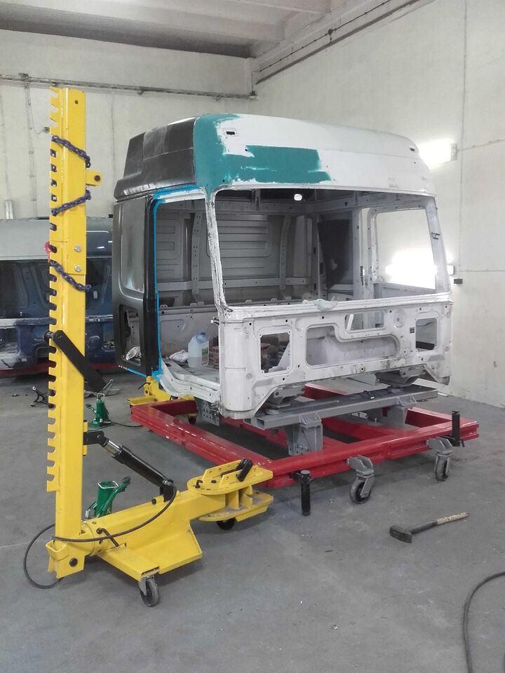 Frame for Truck Cabin Repair / Rahmen für die Reparatur von Lkw-Fahrerhäusern / Rám pro opravu kabin nákladních vozidel / Cadru pentru repararea cabinelor camioanelor - Гаражна опрема: slika 2 Frame for Truck Cabin Repair / Rahmen für die Reparatur von Lkw-Fahrerhäusern / Rám pro opravu kabin nákladních vozidel / Cadru pentru repararea cabinelor camioanelor - Гаражна опрема: slika 2