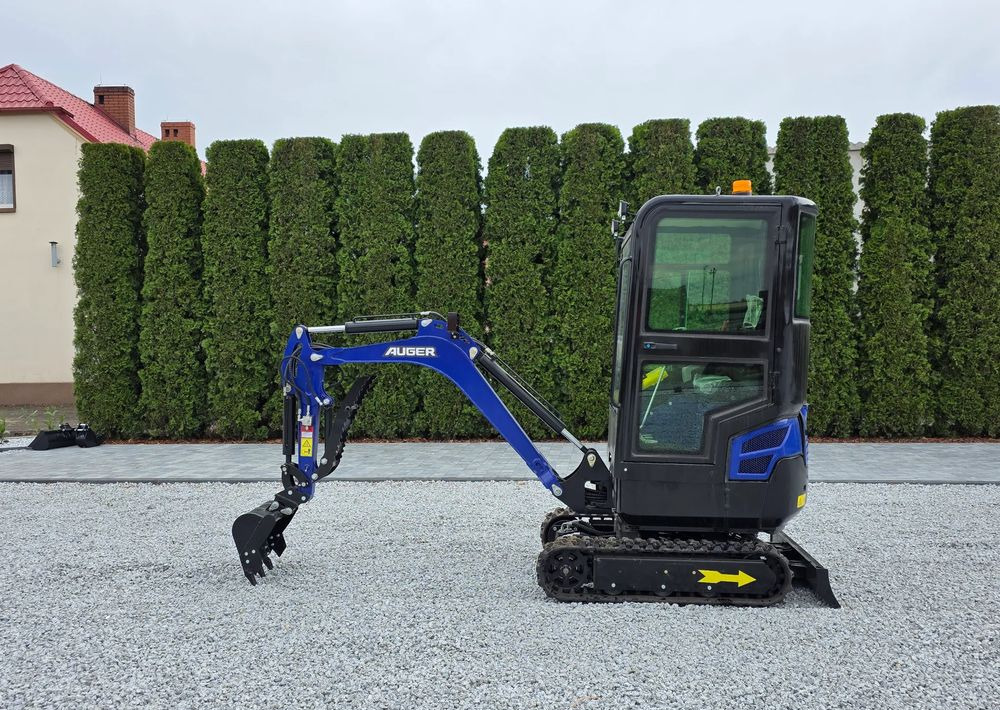 Kubota NOWA MINIKOPARKA AUGER HT 18, SILNIK KUBOTA, 3 ŁYŻKI - Mini bager: slika 3 Kubota NOWA MINIKOPARKA AUGER HT 18, SILNIK KUBOTA, 3 ŁYŻKI - Mini bager: slika 3