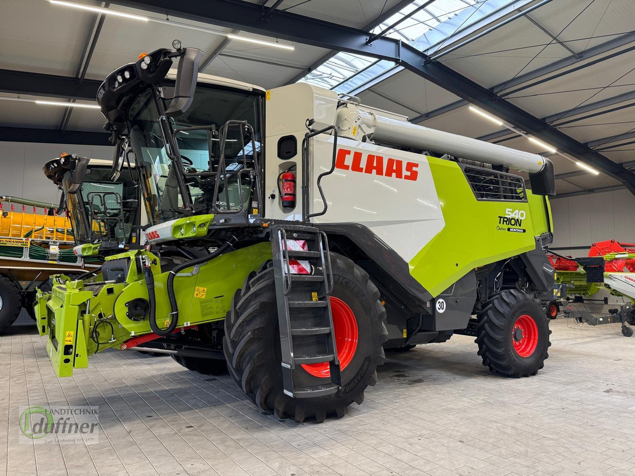 CLAAS Trion 540 Montana - Kombinovani kombajn: slika 1 CLAAS Trion 540 Montana - Kombinovani kombajn: slika 1