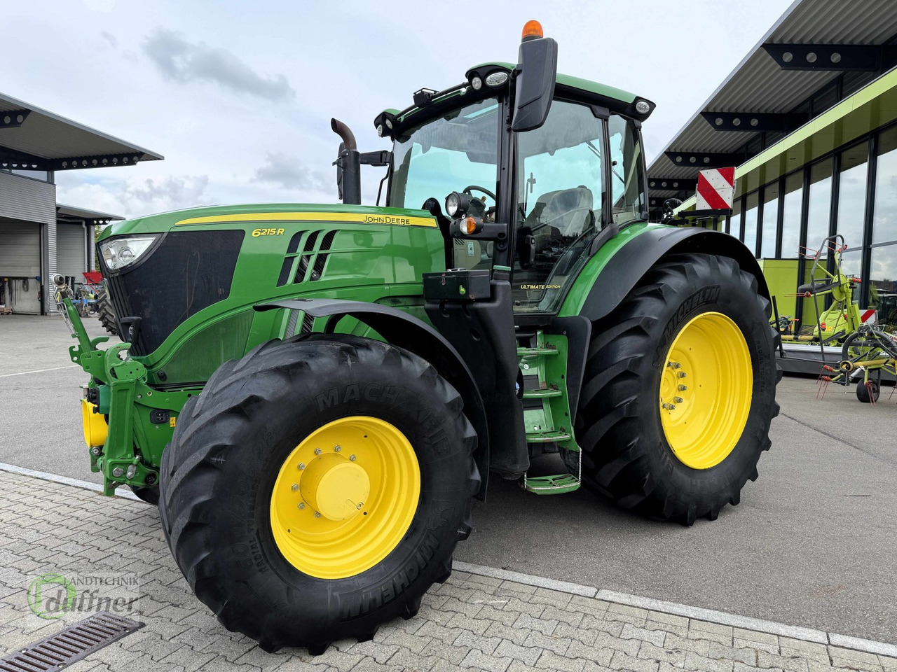 John Deere 6215R - Traktor: slika 1 John Deere 6215R - Traktor: slika 1