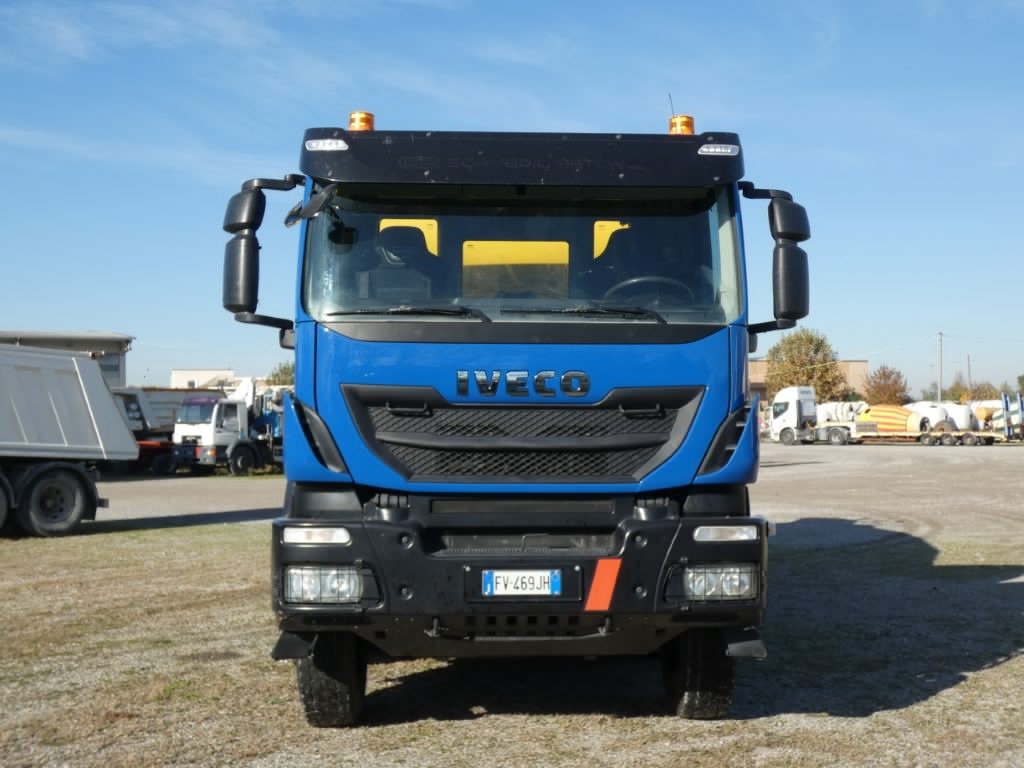 IVECO TRAKKER 500 CIFA RY1300 - Mikser za beton: slika 5 IVECO TRAKKER 500 CIFA RY1300 - Mikser za beton: slika 5