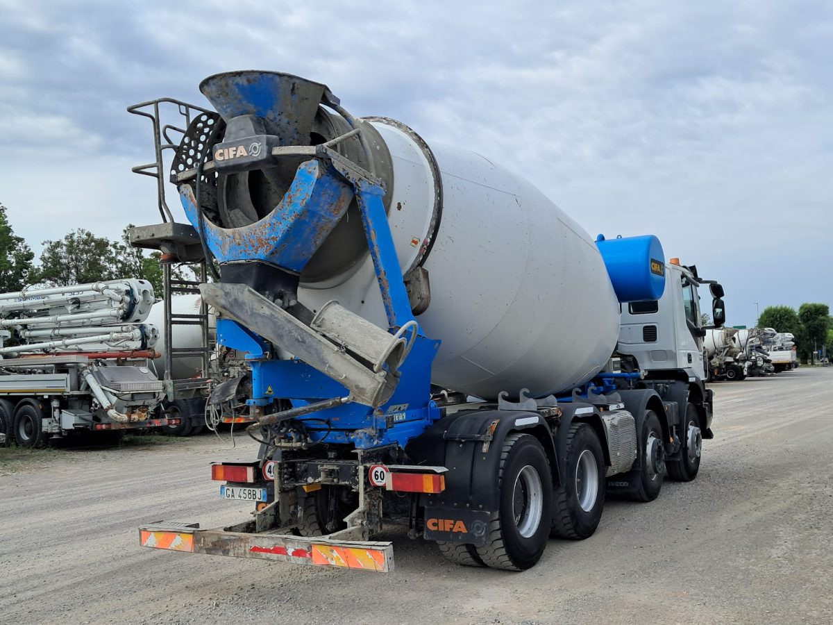 IVECO TRAKKER 500 CIFA RY1300 - Mikser za beton: slika 2 IVECO TRAKKER 500 CIFA RY1300 - Mikser za beton: slika 2
