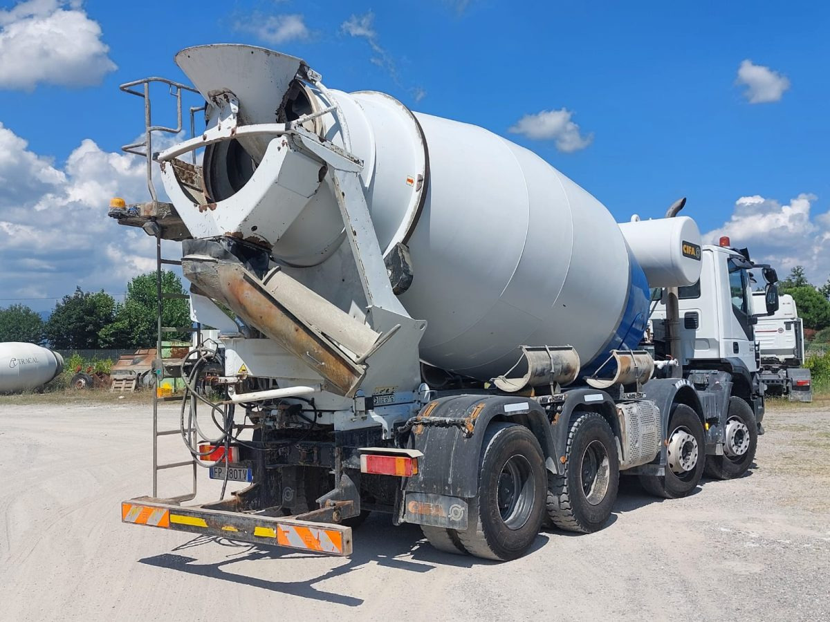 IVECO TRAKKER 500 CIFA RY1300 - Mikser za beton: slika 4 IVECO TRAKKER 500 CIFA RY1300 - Mikser za beton: slika 4